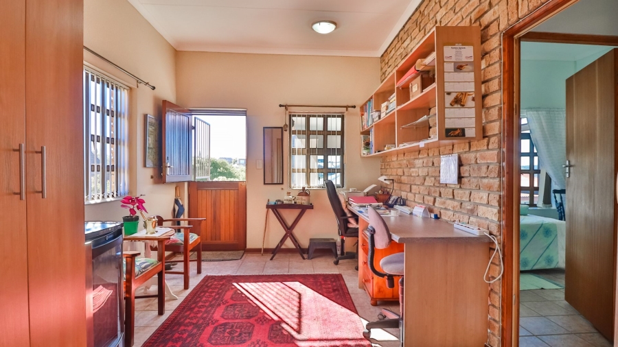 5 Bedroom Property for Sale in Stilbaai Wes Western Cape